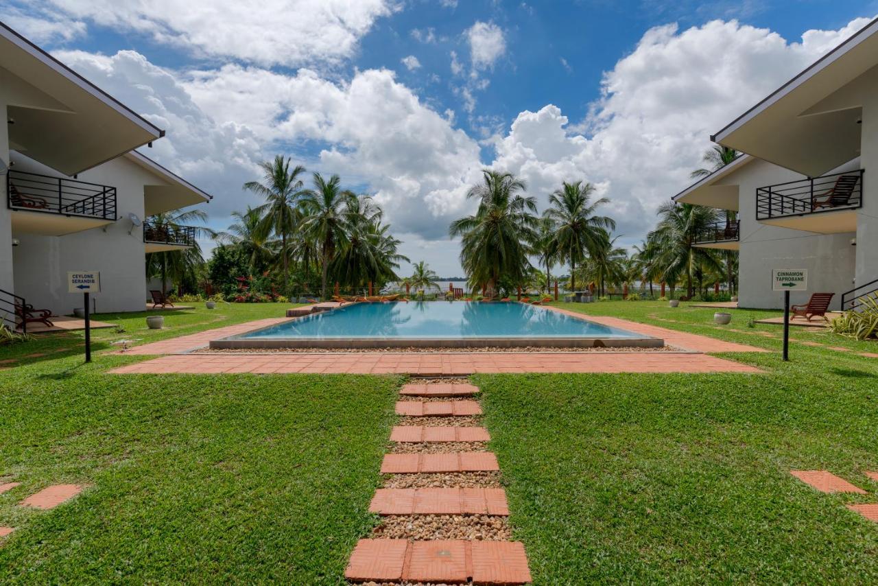 Tara Watergate Hotel Tissamaharama Bagian luar foto