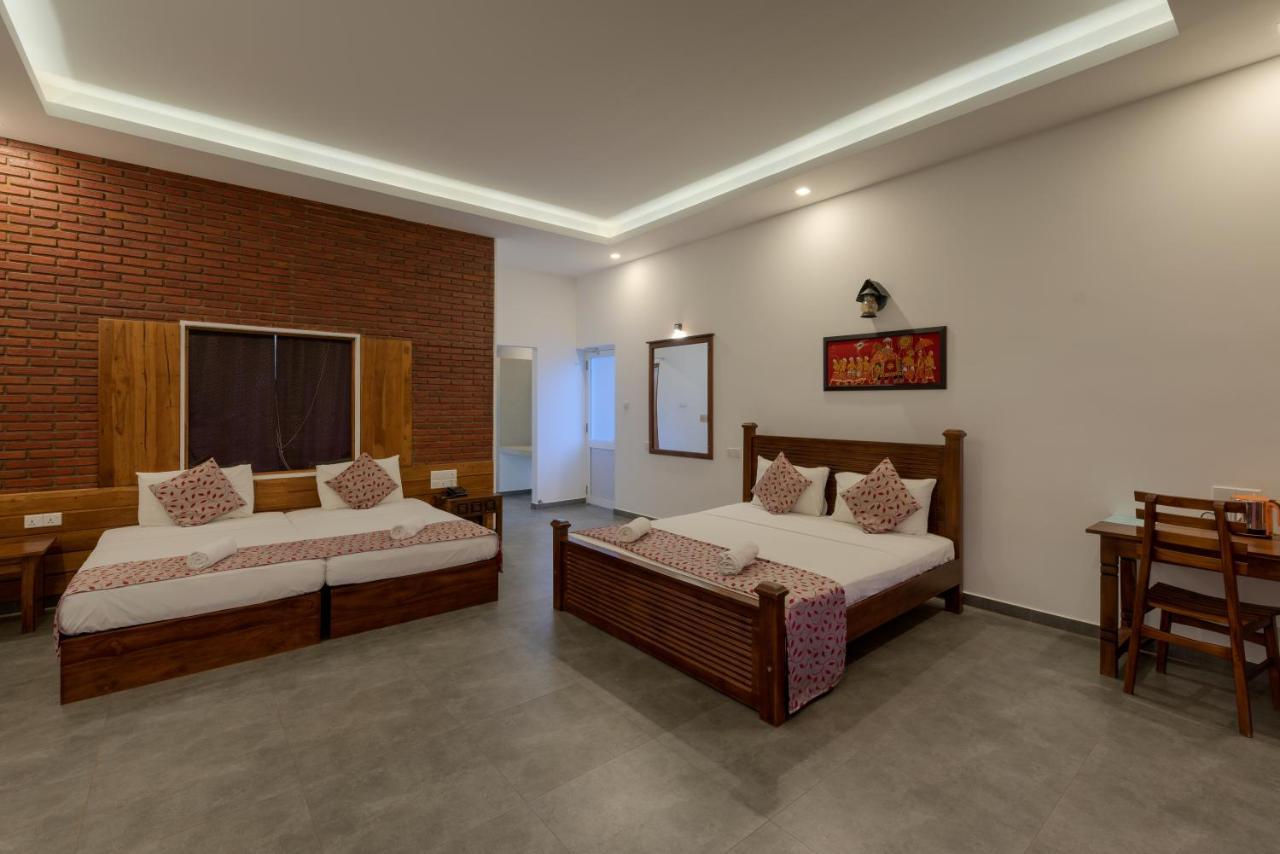 Tara Watergate Hotel Tissamaharama Bagian luar foto
