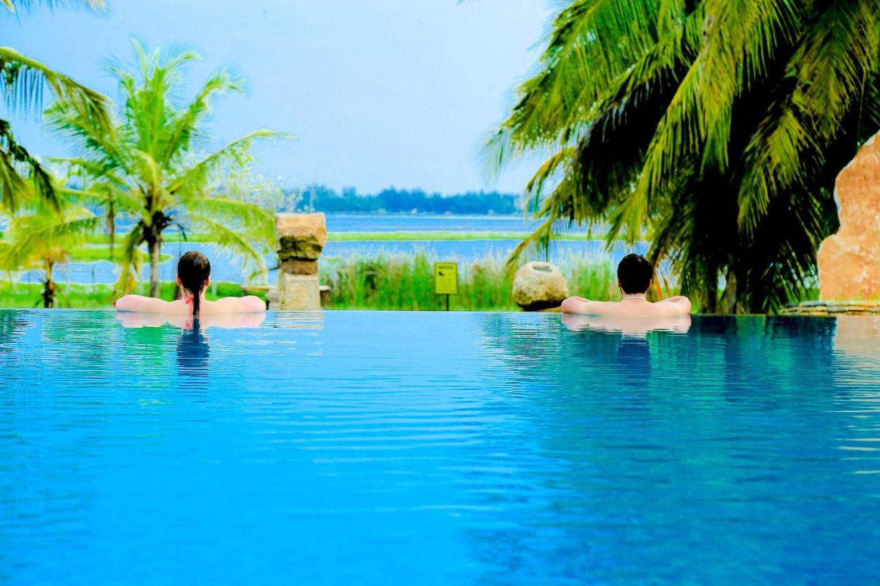 Tara Watergate Hotel Tissamaharama Bagian luar foto