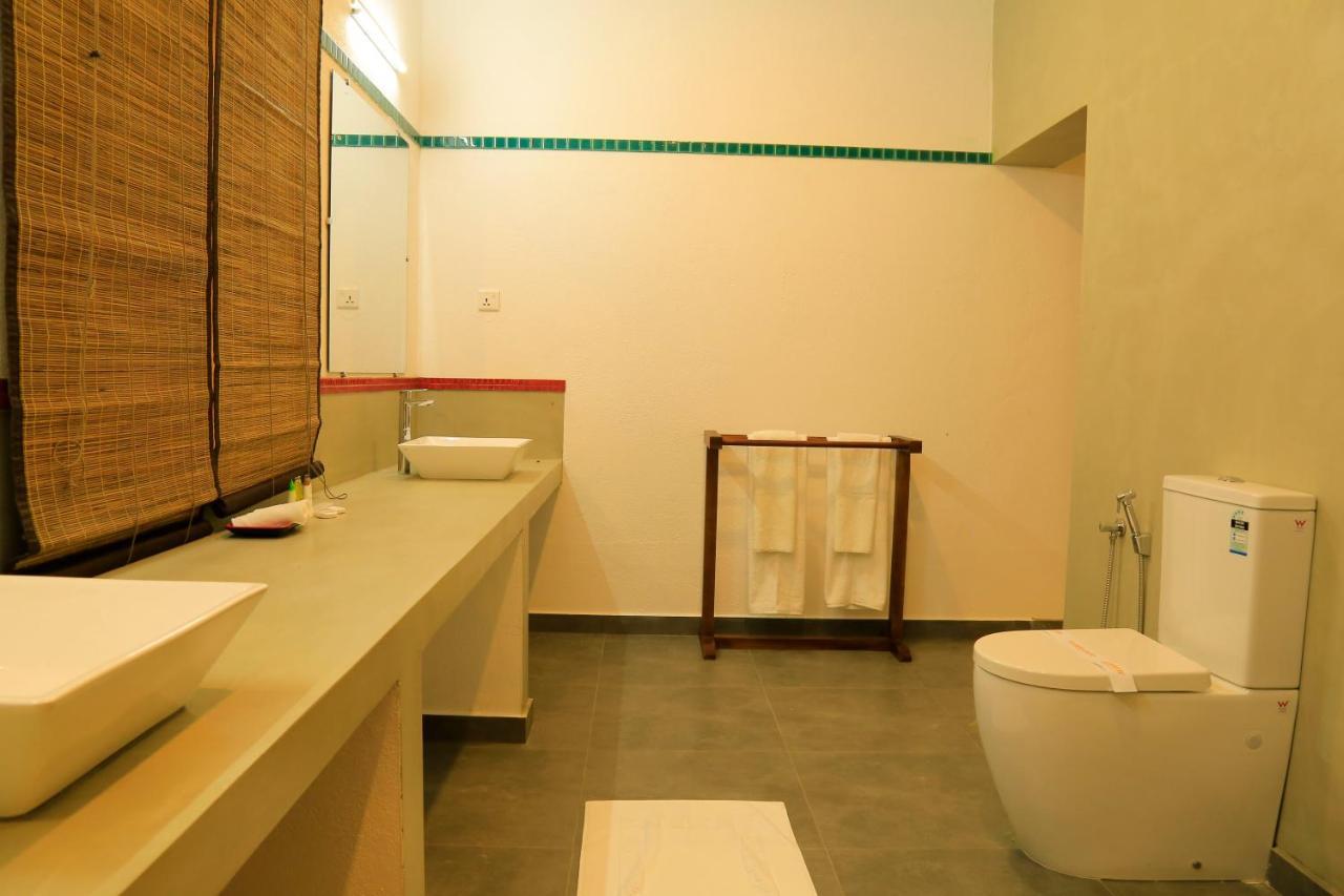 Tara Watergate Hotel Tissamaharama Bagian luar foto