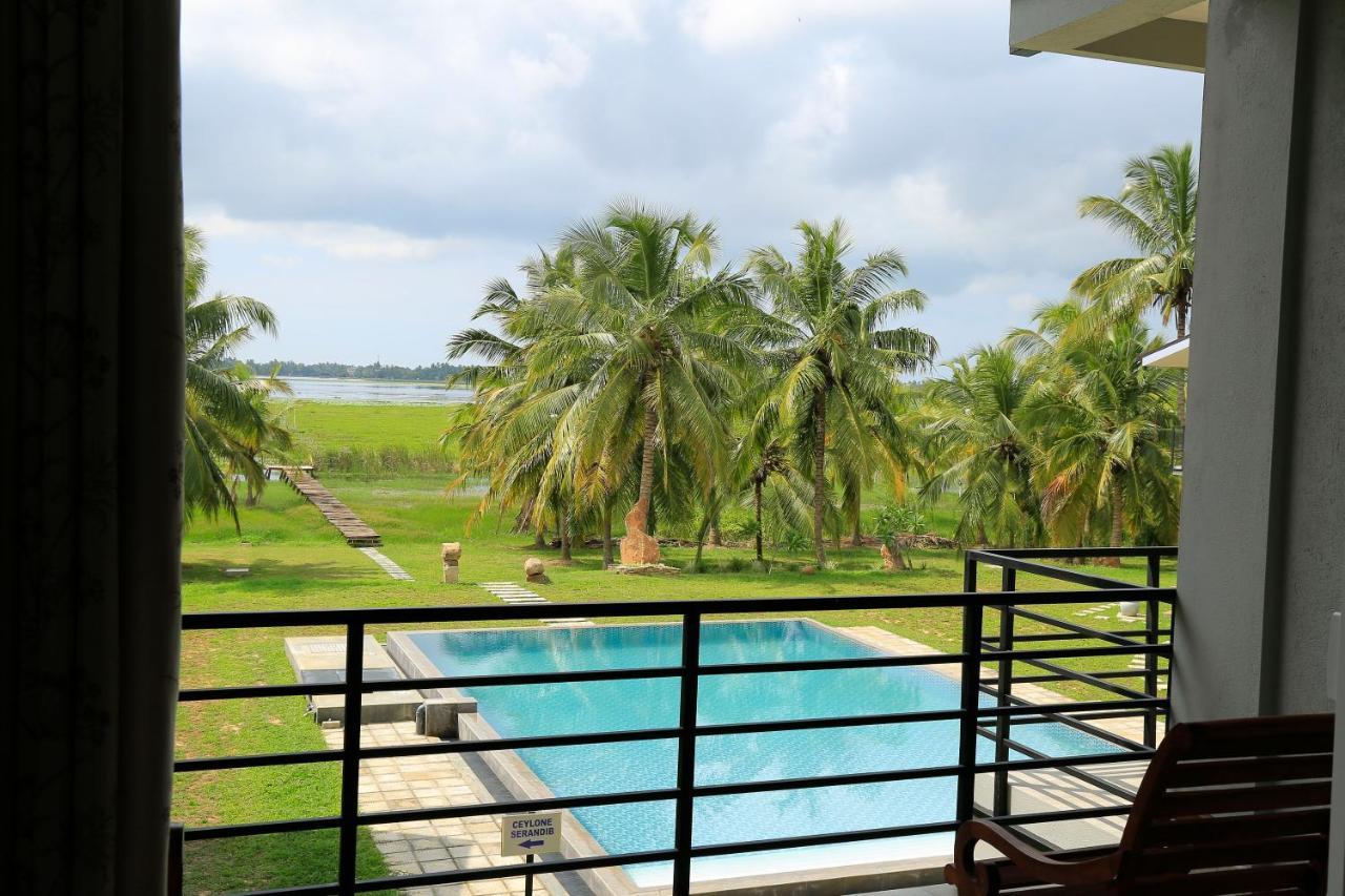 Tara Watergate Hotel Tissamaharama Bagian luar foto
