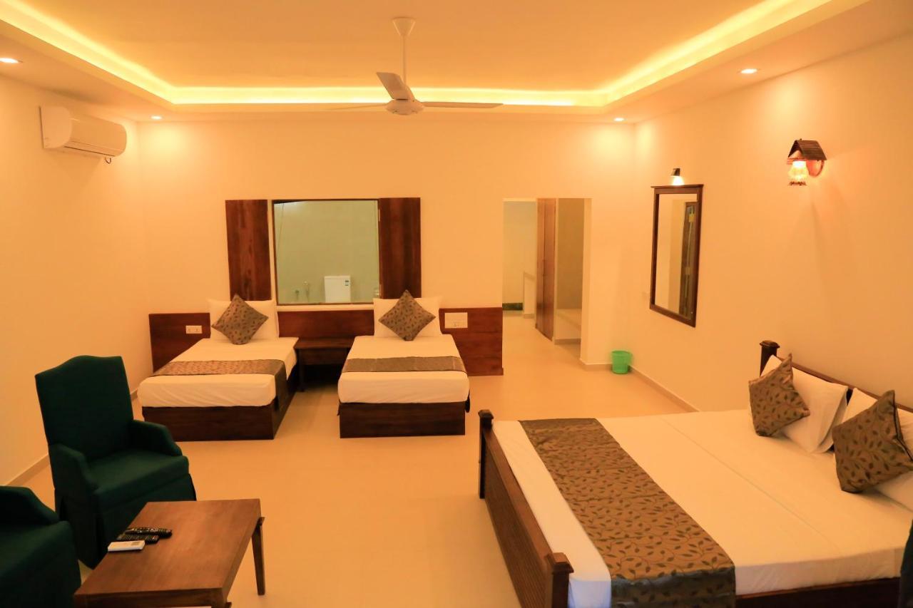 Tara Watergate Hotel Tissamaharama Bagian luar foto