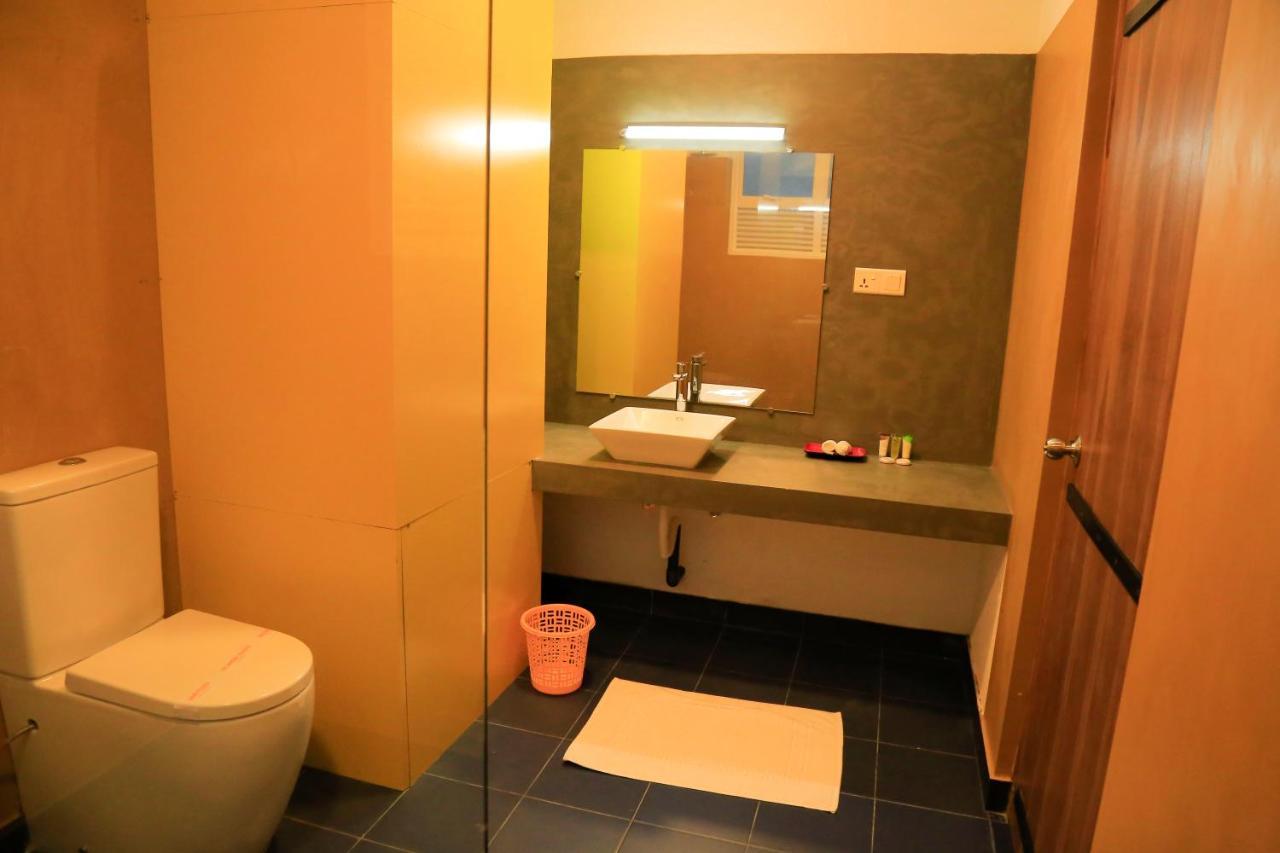 Tara Watergate Hotel Tissamaharama Bagian luar foto