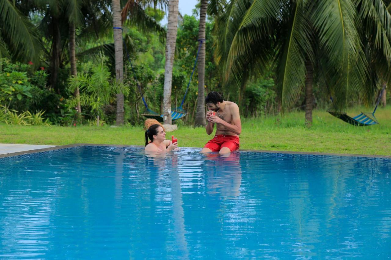 Tara Watergate Hotel Tissamaharama Bagian luar foto