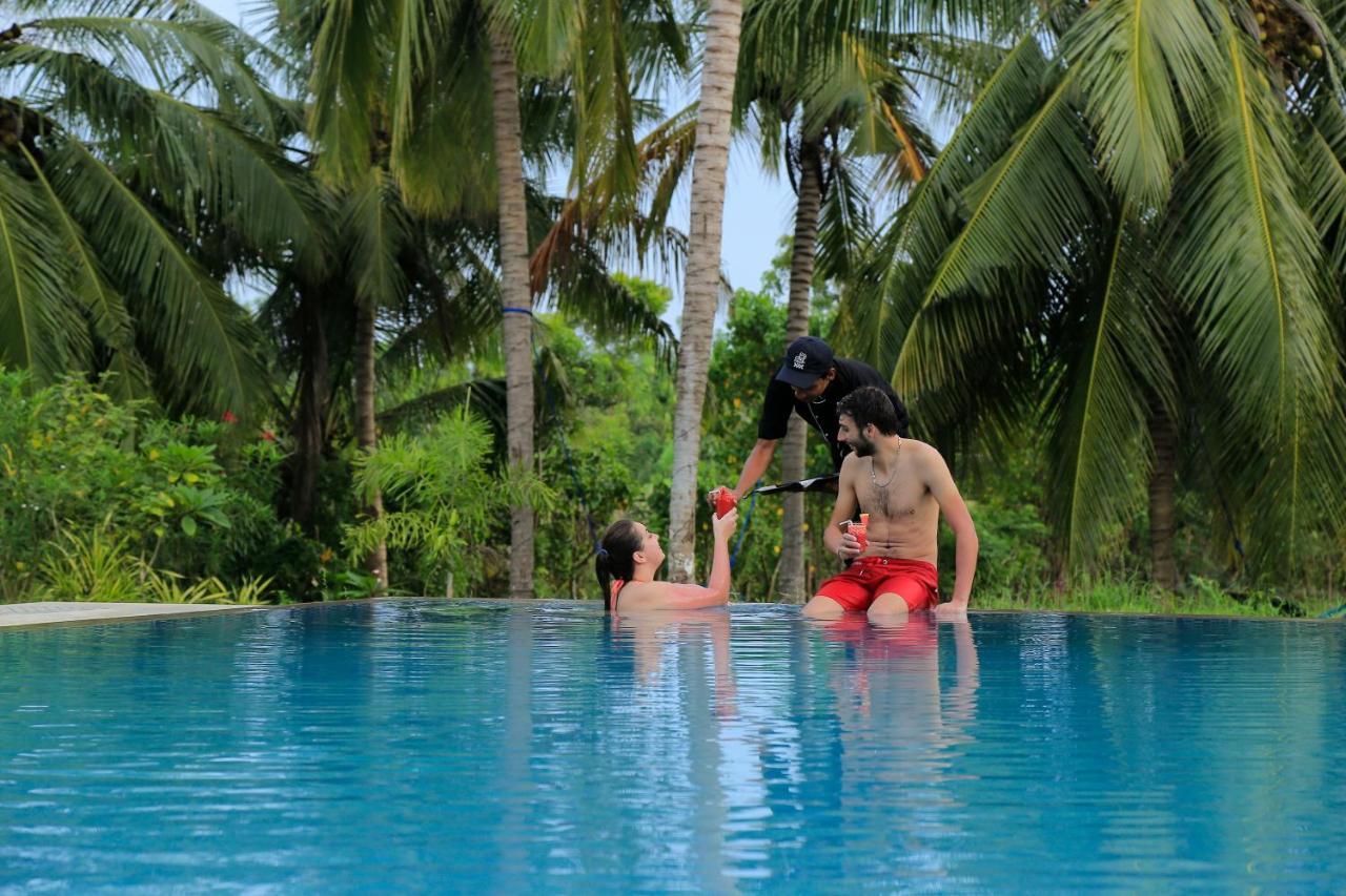 Tara Watergate Hotel Tissamaharama Bagian luar foto